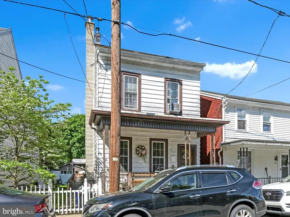 414 S Front St, Saint Clair, PA 17970