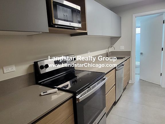 5th image of 1666 W Pratt Blvd APT 307