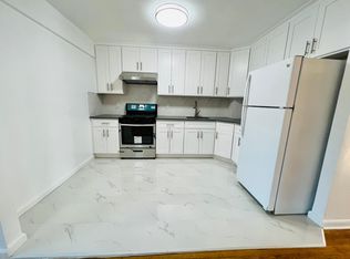 6124 218th St FLOOR 3, Oakland Gardens, NY 11364