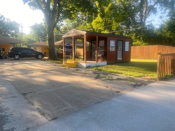 4th image of 1609 W Main St