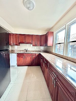 3rd image of 13-25 Bell Blvd #3
