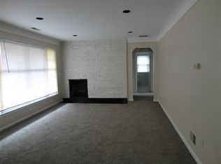 2492 Dorchester Rd, Birmingham, MI 48009