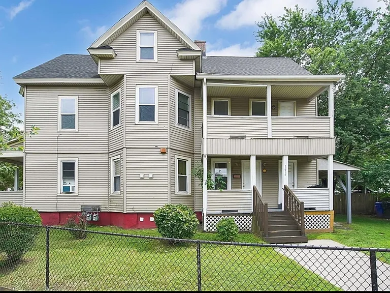 1614 Dwight St #2 — Photo 2