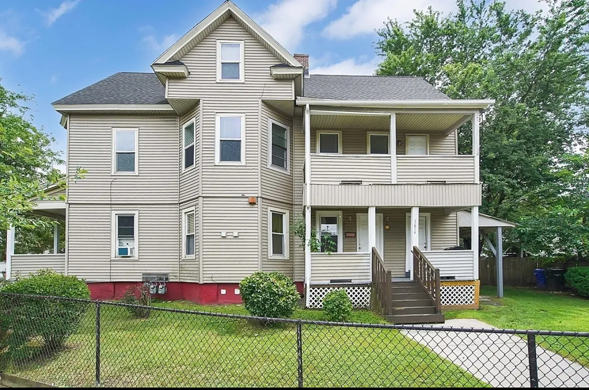 Building Photo - 1614 Dwight St #2