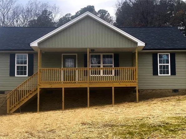 208 Black Ave, Thomasville, NC 27360