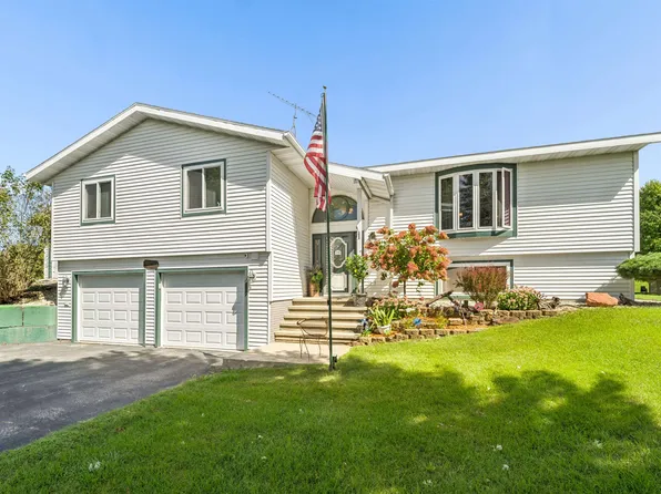 N8524 Hickory Rd, Beaver Dam, WI 53916