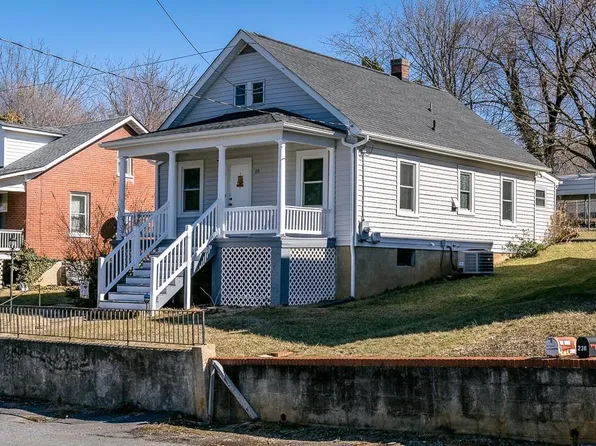 19 Austin Ave, Staunton, VA 24401