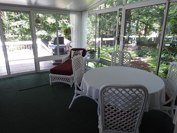 3 Season room