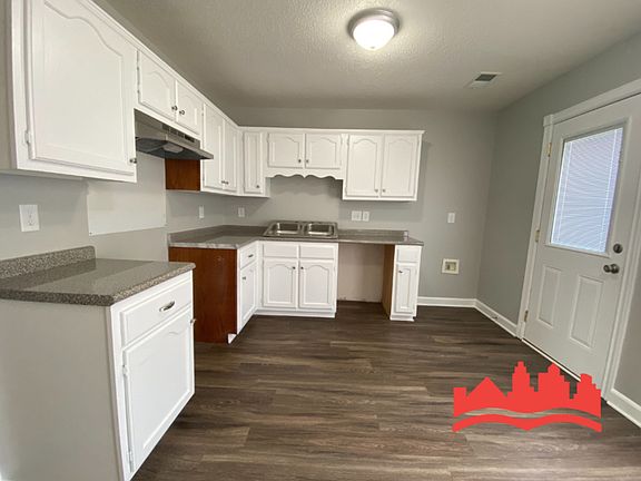 5th image of 7849 Mary Payton Dr