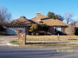 10152 Stoneleigh Dr, Benbrook, TX 76126
