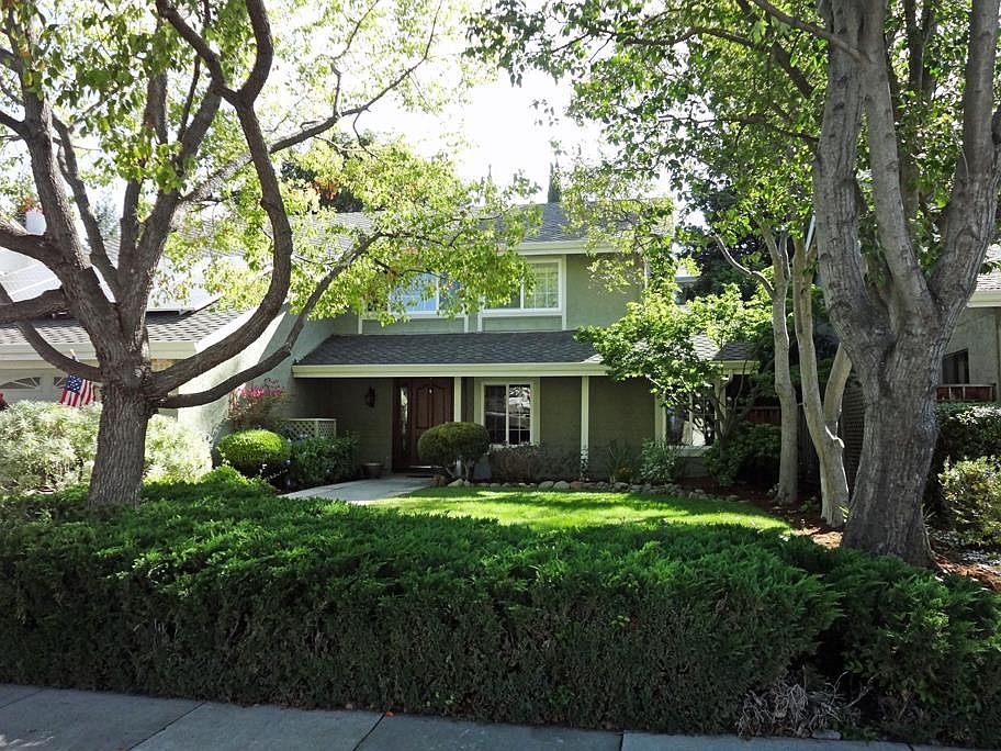 1st image of 982 Rock Canyon Cir