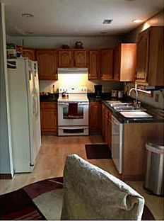 3rd image of 814 Lakeview Dr