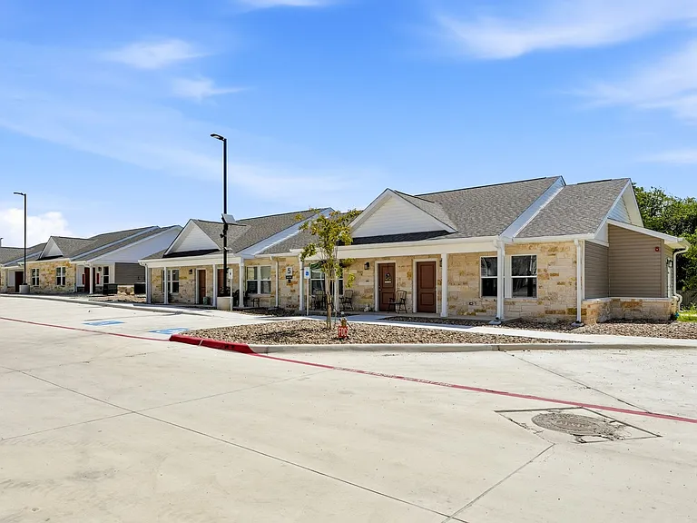 Cedar Bluff Apartments — Photo 18