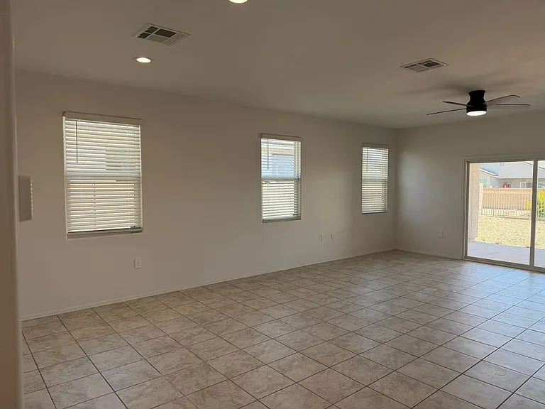 9427 E Alfalfa Dr — Photo 12