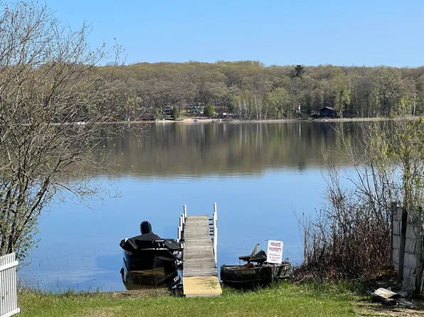 4221 E Townline Rd, Fountain, MI 49410