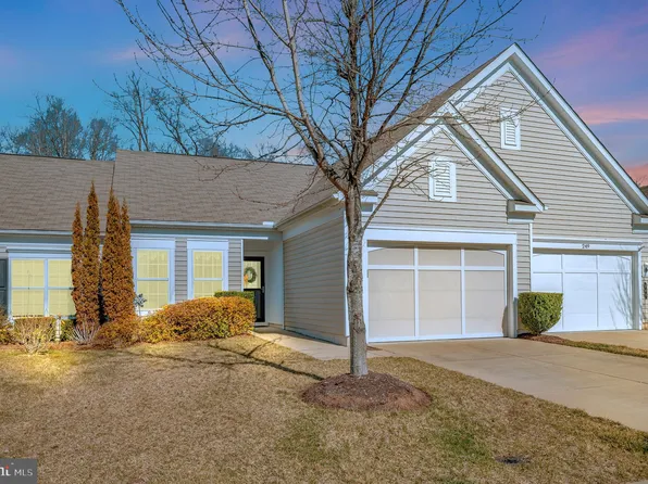 247 Long Point Dr, Fredericksburg, VA 22406