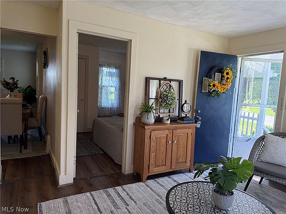 3rd image of 4563 Nutwood Ave NW