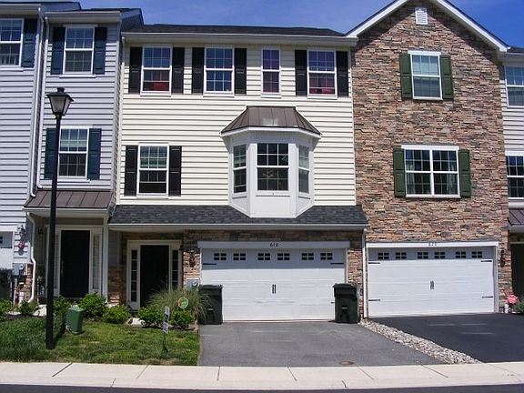 2nd image of 618 S Twin Lakes Blvd