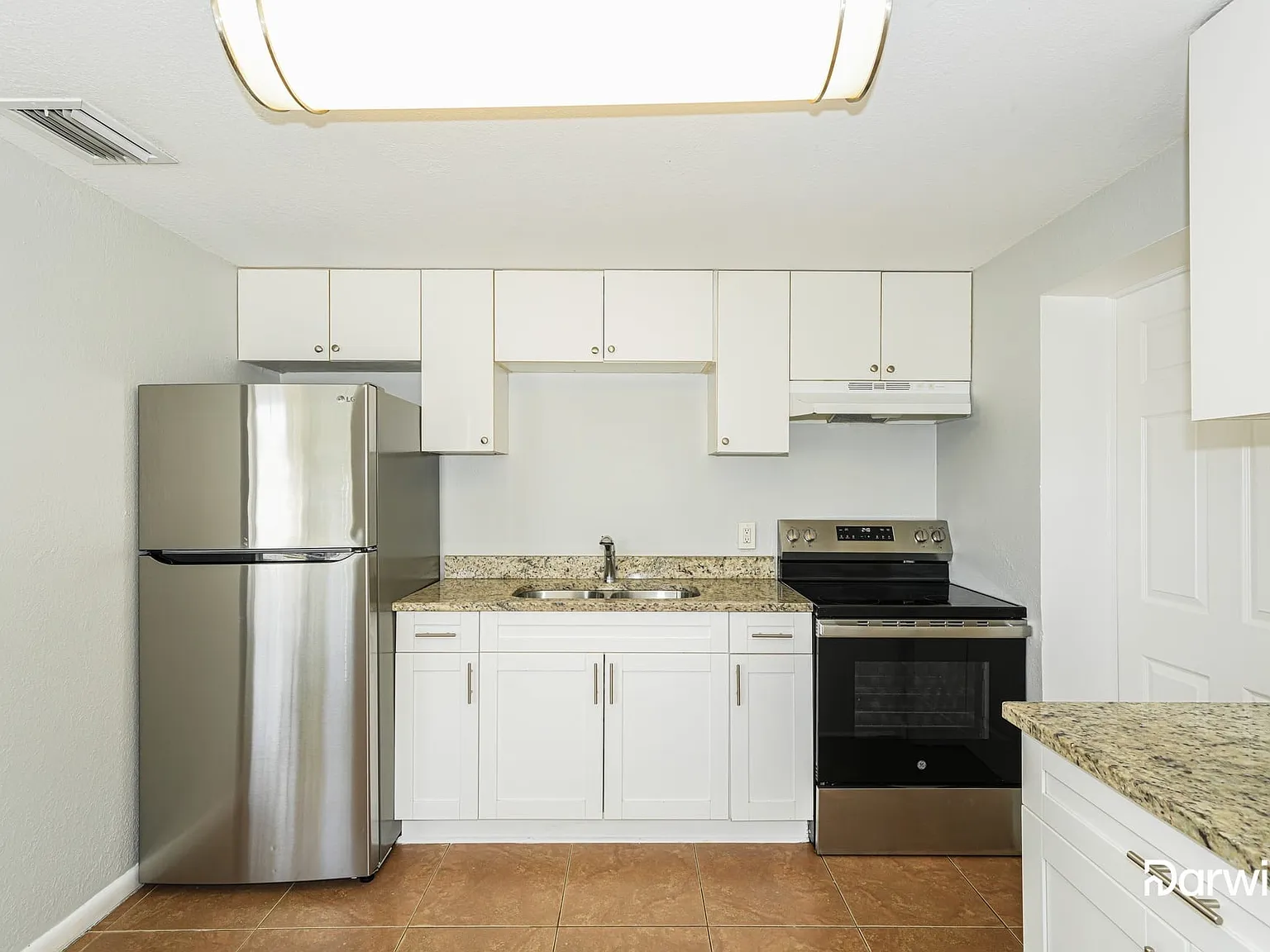 3 bed, 1.0 bath, 1019 sqft, $1,750 — Photo 4
