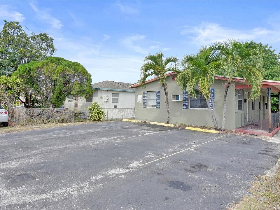 1st image of 724 NW 6th St