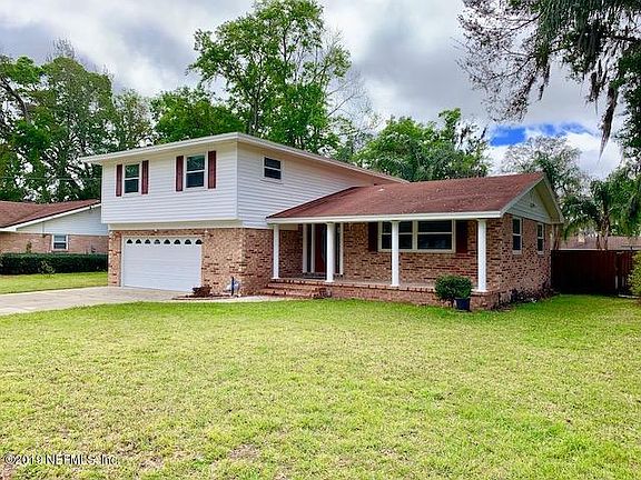 3rd image of 2826 River Oak Dr