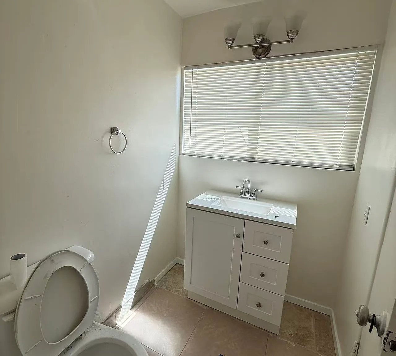 3 bed, 992 sqft, $2,800 — Photo 3