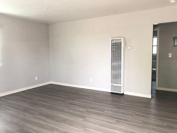 2nd image of 4724-4730.5 Point Loma Ave #8ff15beba