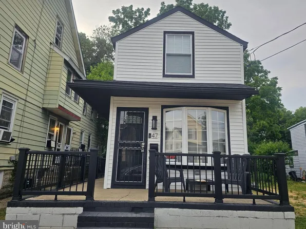 47 Elm St, Salem, NJ 08079
