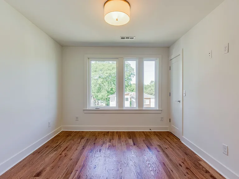 1822A 16th Ave N #1 — Photo 5