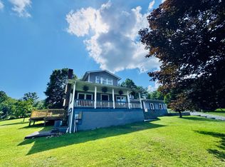 2619 Chestnutburg Rd, Victor, WV 25938