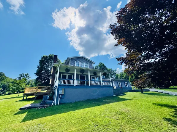 2619 Chestnutburg Rd, Victor, WV 25938