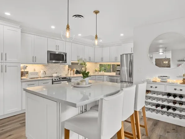 2477 Reill View Dr, Escondido, CA 92025