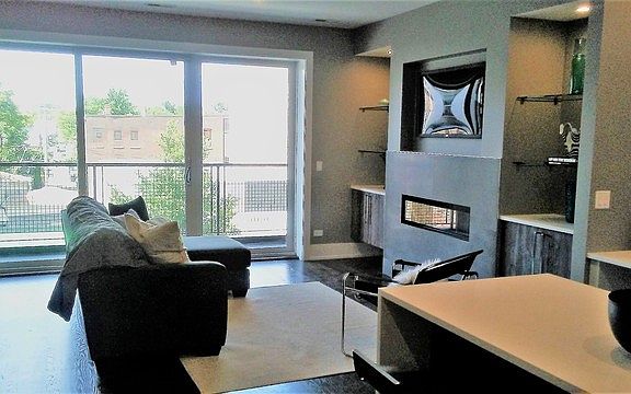 4th image of 3053 W Armitage Ave #2F