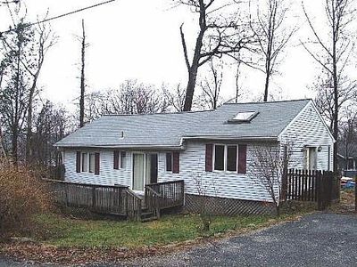 108 Edgewood Ln, Highland Lakes, NJ, 07422