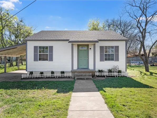 1007 S Van Buren St, McGregor, TX 76657