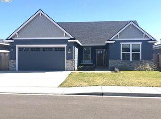 918 Unity Dr, Junction City, OR 97448