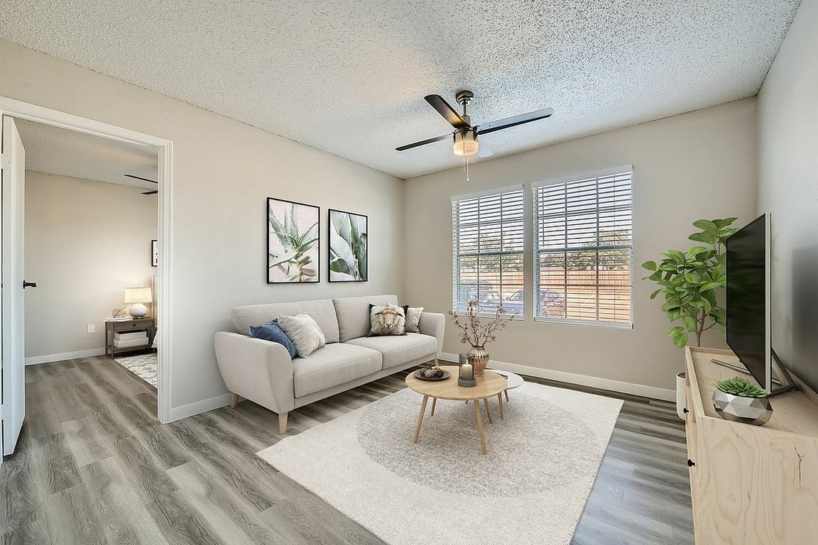 6051 S Hulen St Unit 704 - Web Quality - 015 - 02 Living Room - Virtuance Info
