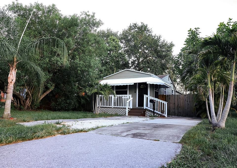 1st image of 444 88TH AVENUE N