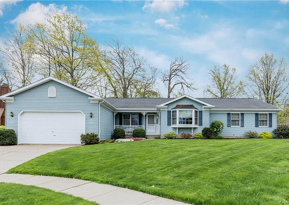 1st image of 3221 White Oak Cir