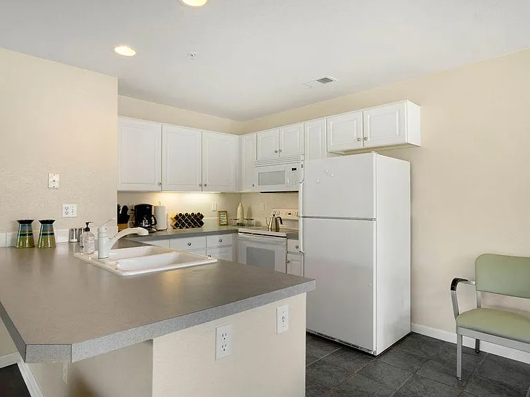 5225 White Willow Dr #P220 — Photo 8