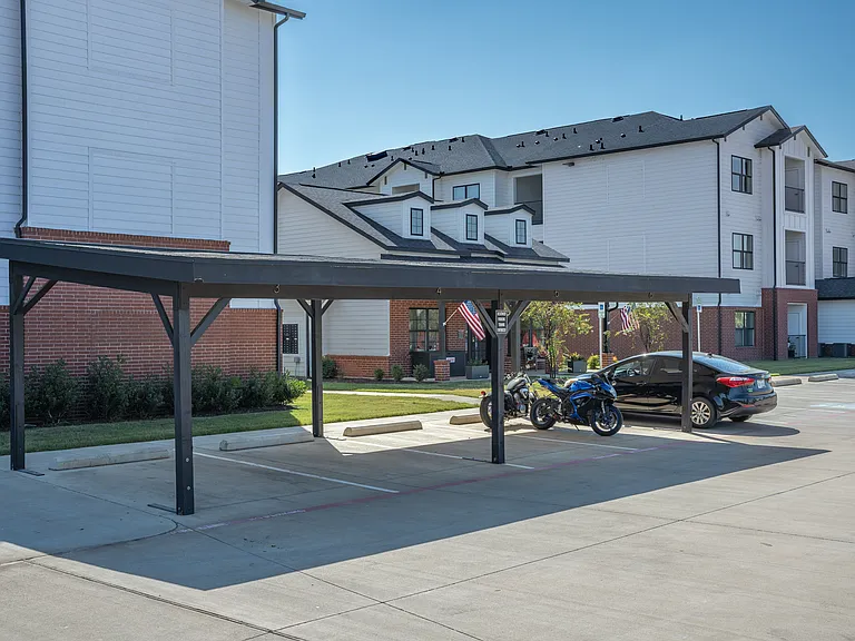 Burnett Trail Apartments — Photo 15
