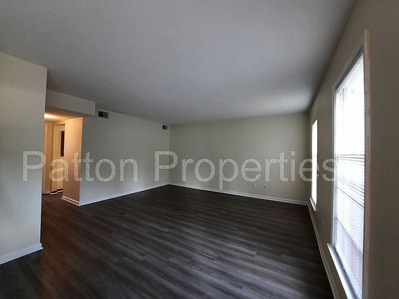 3rd image of 1601 Willowby St APT B