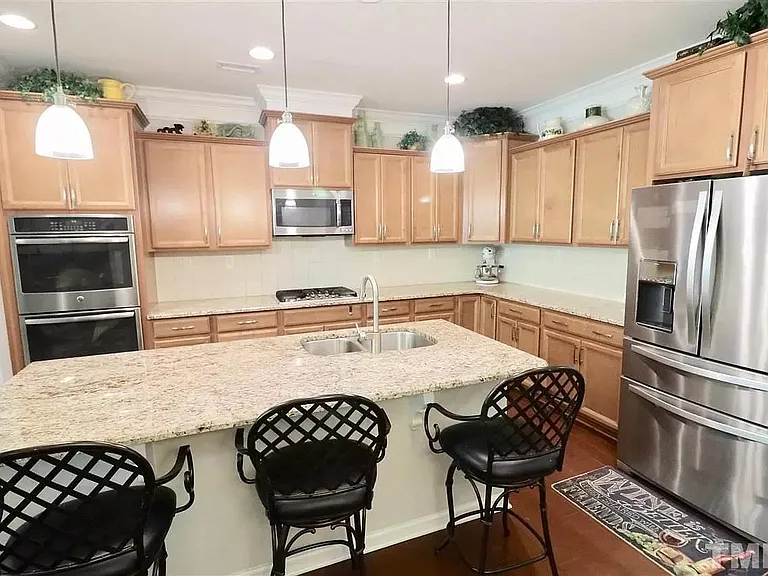 4148 Vallonia Dr — Photo 15