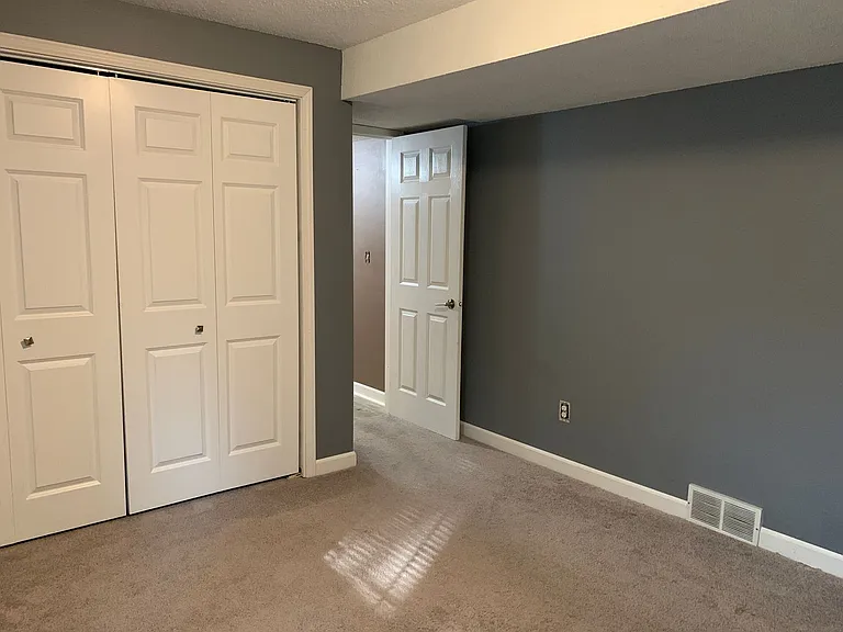 570 Roberts St SW — Photo 26