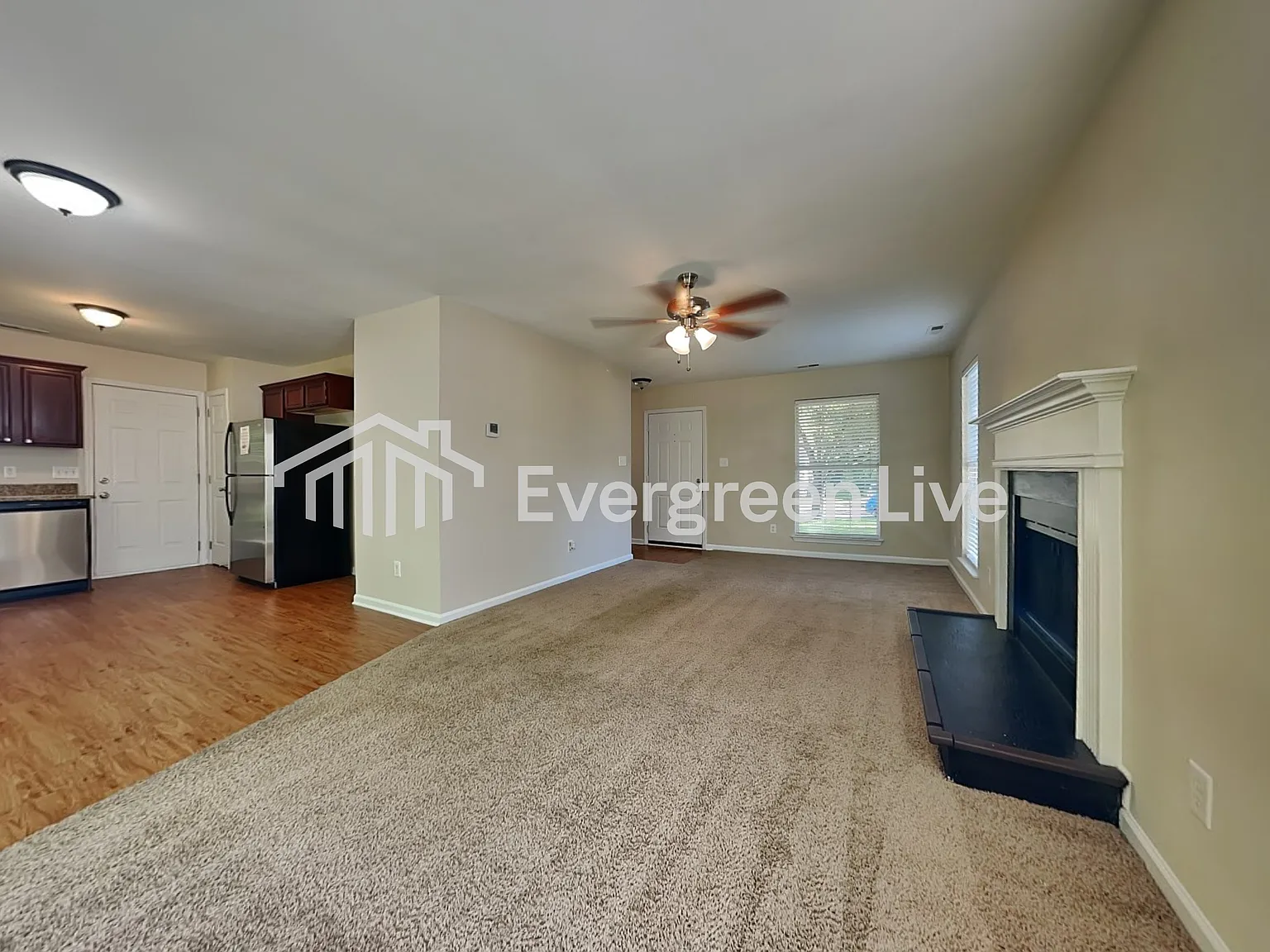 3 bed, 2.5 bath, 1734 sqft, $1,825 — Photo 3