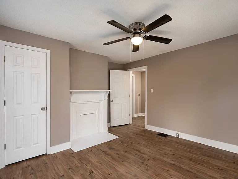 1012 Coulter St — Photo 12