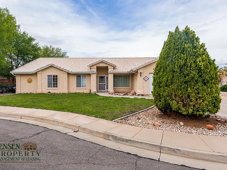 2342 W 1710 North Cir — Photo 2