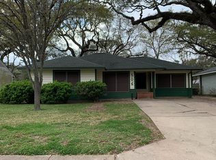 506 Gardenia St, Lake Jackson, TX 77566