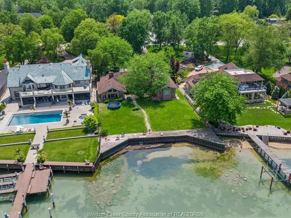 410 Russell Woods Rd, Lakeshore, ON N8N 3S5