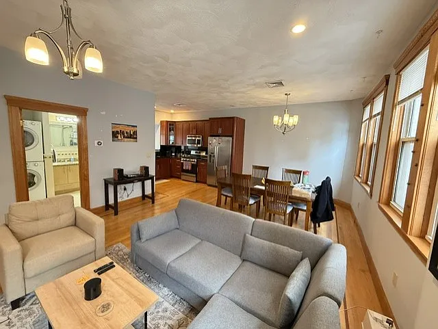 95 N Washington St #2 — Photo 4